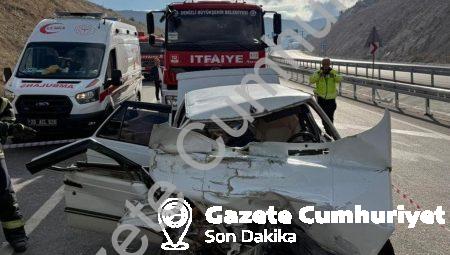 Denizli’de Korkunç Kaza: Kamyona Ok Gibi Saplanan Otomobilde Can Pazarı