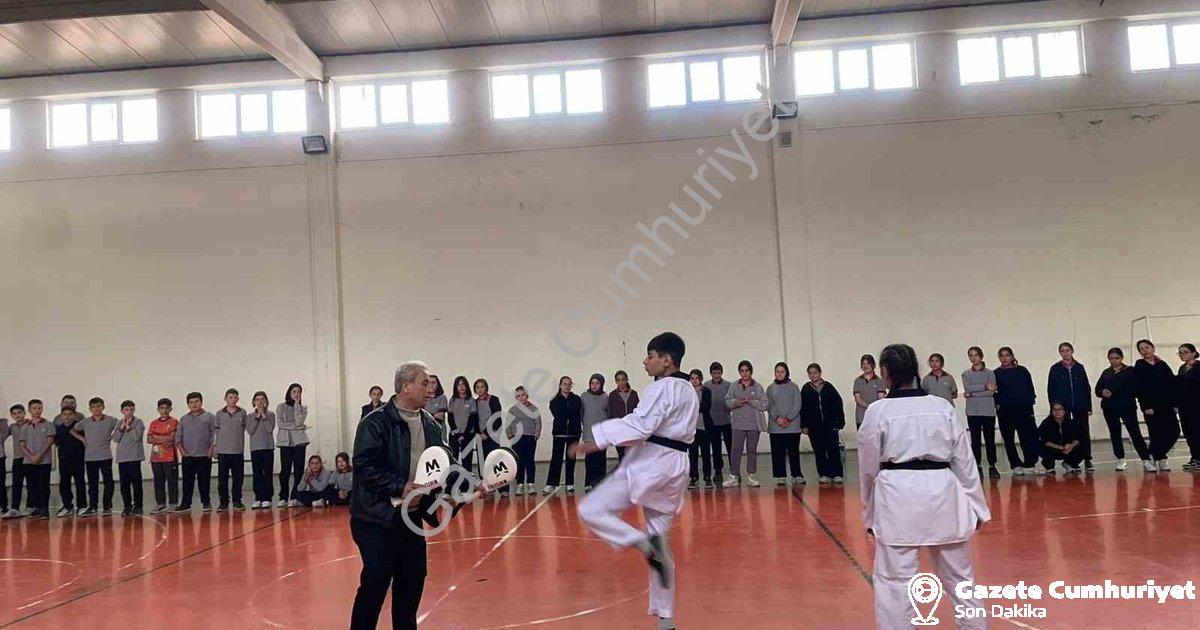 "Kütahya Pazarlar'da Dev Spor Atılımı: Hedef 100 Lisanslı Sporcu" başlıklı haber için fotorealistik,